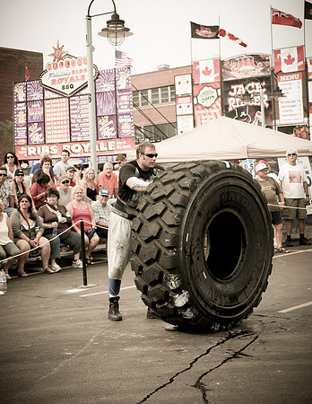 images of the Thunder Bay RIBFEST Strongman competion