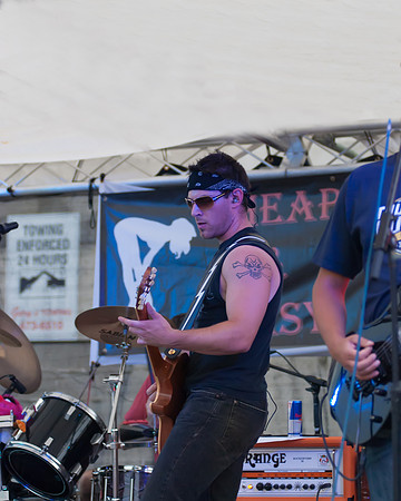 photo of Cheap and Easy performing at RIBFEST Thunder Bay