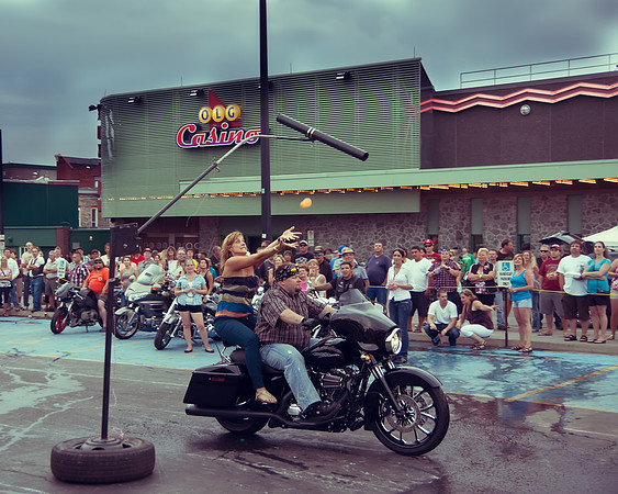 motors and muscles photos at Thunder Bay RIBFEST