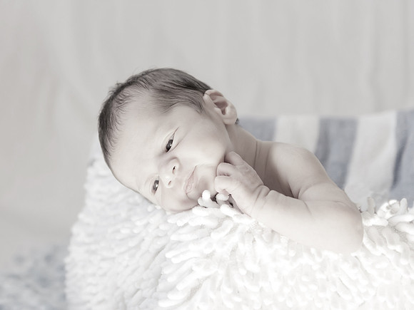 Newborn baby photo